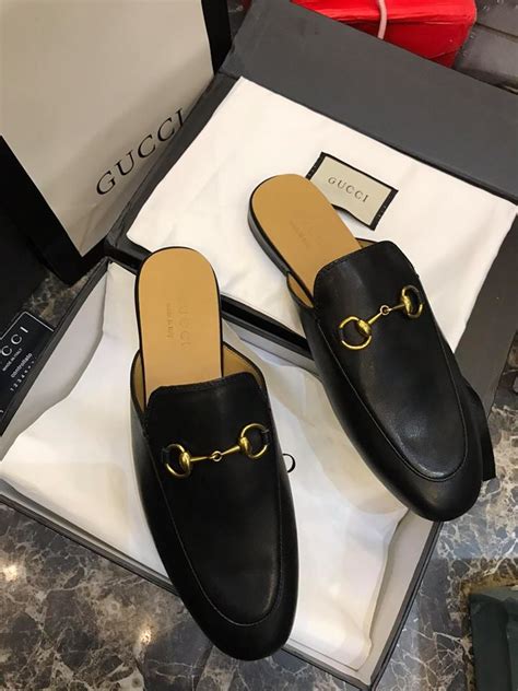 Top 5 mẫu giày sục Gucci nam nữ chính hãng thời thượng